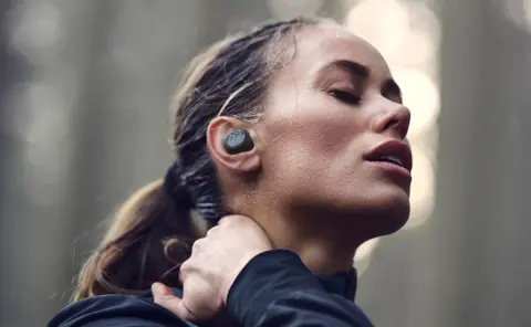 Sportos prémium vezeték nélküli fülessel állt elő a Bang & Olufsen