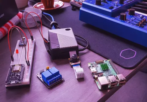Passzív hűtőként is funkcionáló Raspberry Pi ház a Cooler Mastertől