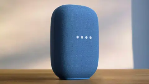 Új hangszóró jön a Google-től