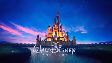 Egy évvel később jönnek az új Star Wars-filmek, a Disney minden filmje csúszik