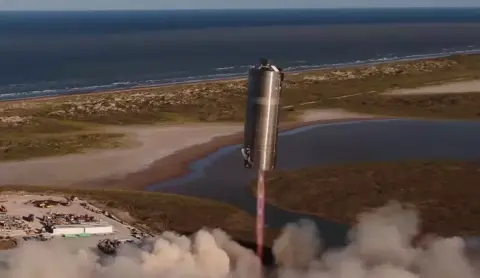 Először emelkedett a levegőbe a SpaceX marsűrhajójának prototípusa
