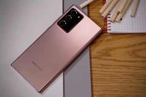 Alig törik a Galaxy Note20 Ultra üveges teste