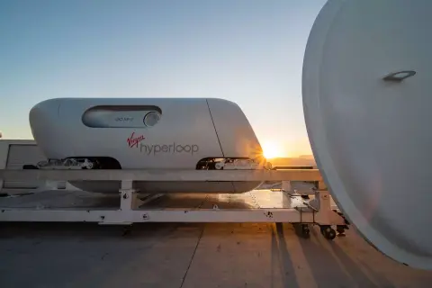 Először tesztelték emberekkel a Virgin hyperloop rendszerét