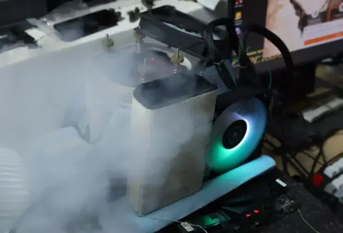 Radeon RX 6800 XT tuning: előkerült végre a folyékony nitrogén is