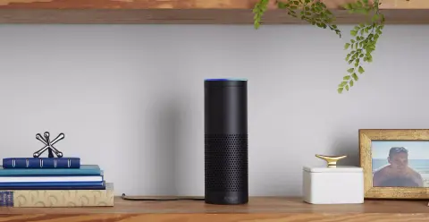 Valós idejű fordító funkciót kapott az Alexa