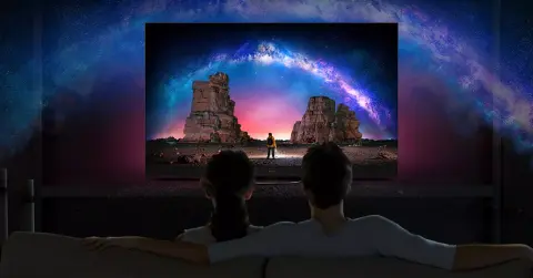Csúcskategóriás OLED televízióval állt elő a Panasonic