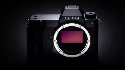 Kompaktabb és olcsóbb lett a Fujifilm 100 megapixeles fényképezője