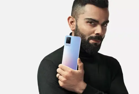 Optikai stabilizátoros frontkamerával lépett a színre a Vivo V21