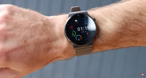 Készül a vérnyomást is mérő Huawei okosóra