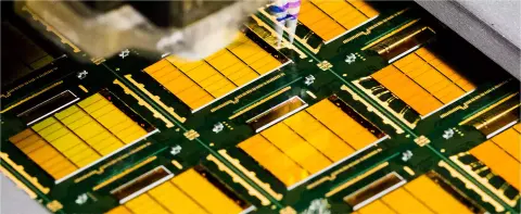 Sorozatgyártásba állt a Micron 1-Alpha gyártástechnológiája, amellyel DRAM lapkák készülnek