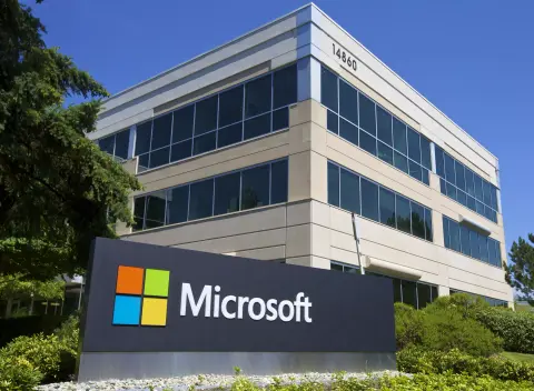 Exkluzív klubba került a Microsoft: a cég piaci értéke 2 billió dollár fölé ugrott