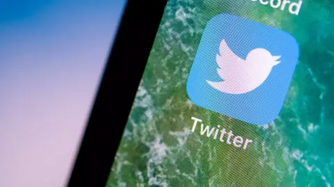 Cenzúrázni fog a Twitter, és egy fióknak több oldala is lehet majd