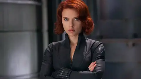 Berágott Scarlett Johansson a Disney-re, perli őket