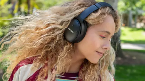 Hosszú idő után frissült a népszerű Bose QuietComfort fejhallgató