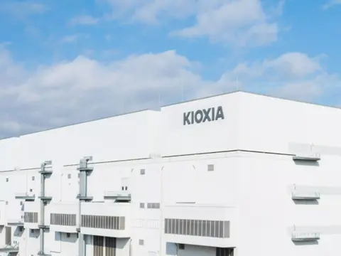 14000 MB/s-os tempóra képes a Kioxia PCIe 5.0-s SSD-je
