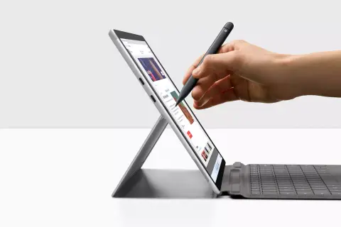 Kevés fejlődést mutat az új, ARM alapú Microsoft Surface Pro X