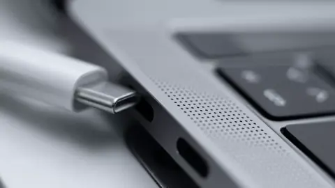 Jönnek az új USB logók