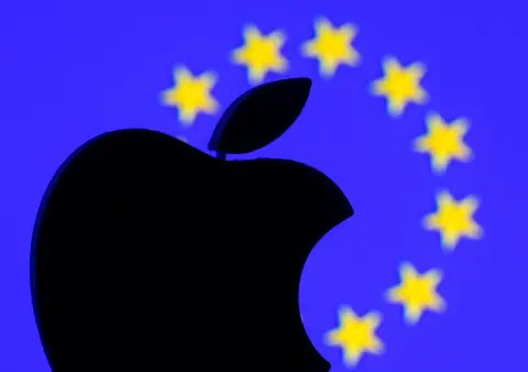 Vádat emelhet az Apple ellen az EU az Apple Pay miatt
