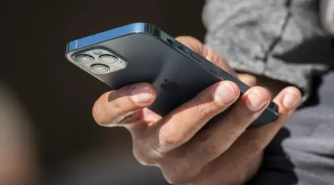 Szinte a teljes mobilszegmens profitja az Apple zsebébe vándorol továbbra is