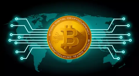 Rekordot döntött a Bitcoin árfolyama, 66000 dollár fölé is benézett