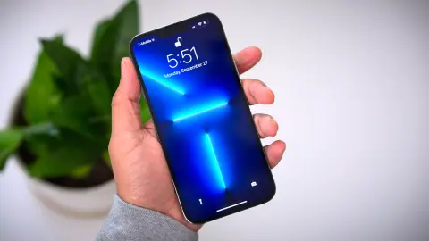 Még bonyolultabbá tette az Apple az iPhone-ok kijelzőjének a cseréjét