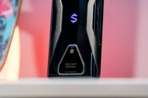 Eladja a Xiaomi a gamer mobilokra fókuszáló Black Shark márkáját
