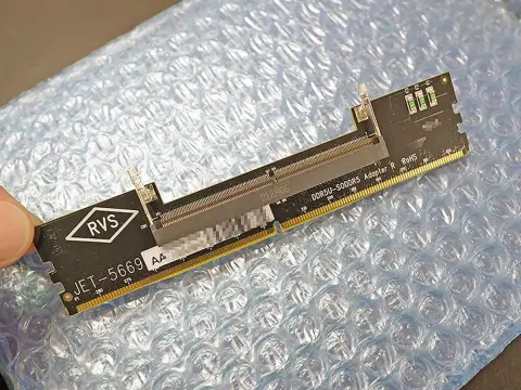 DDR5-ös notebook memóriamodulok DDR5-ös asztali memóriafoglalatba? Adapterrel megoldható!