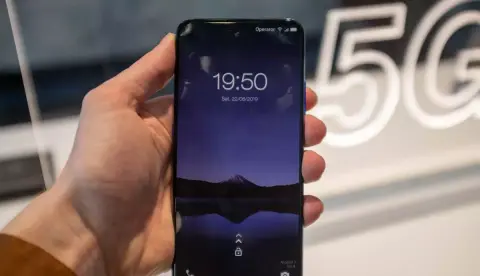Leelőzték az 5G-s eladások a 4G LTE képes mobilok forgalmát