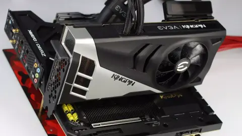 Egyes GeForce RTX 3090 Ti kártyák két darab 600 W-os 12VHPWR tápcsatlakozót kapnak