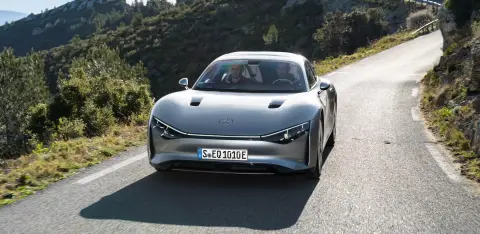 Több mint 1000 km-t utaztak a Mercedes-Benz Vision EQXX-szel