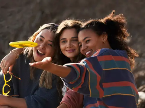Drónt mutatott be a Snap a magukat videózó embereknek