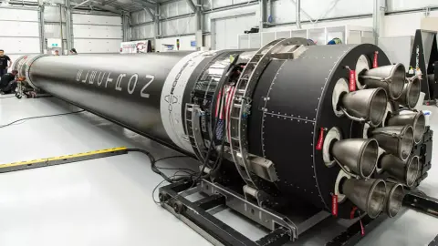 A Rocket Lab sikeresen elkapta az űrből visszahulló Electron rakétát