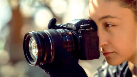 Csúcskategóriás MILC-cel ünnepli X rendszerének születésnapját a Fujifilm