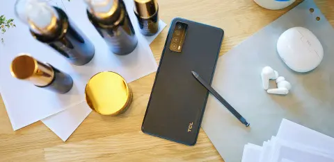 Tollas TCL telefon futott be 5G-vel is megfűszerezve