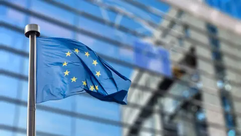 Az EU-val összefogva harcolnak a technológiai cégek az álhírek ellen