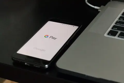 Beadta a derekát a Google, engedi az alternatív fizetési rendszerek használatát