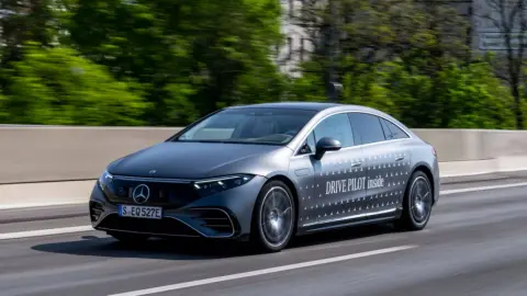 A Mercedes-Benz és a Tencent együtt fejleszt önvezető platformot