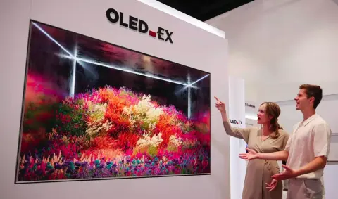 5.1-es hangzásra is képes hangszóró nélkül az LG 97 colos OLED tévéje