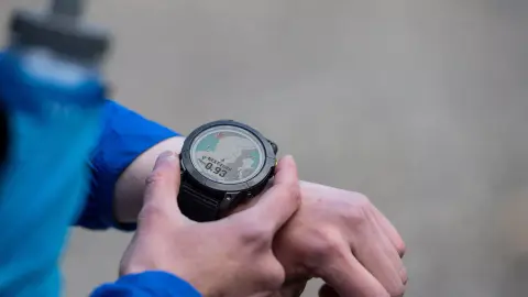 Méregdrága sportórával rukkolt elő a Garmin