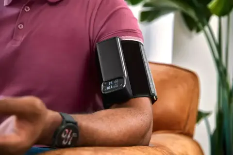 Új vizekre evez a Garmin, vérnyomásmérőt mutatott be