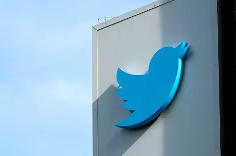 Megnőtt az érdeklődés a Twitter iránt, és jön a szürke pipa a kék után