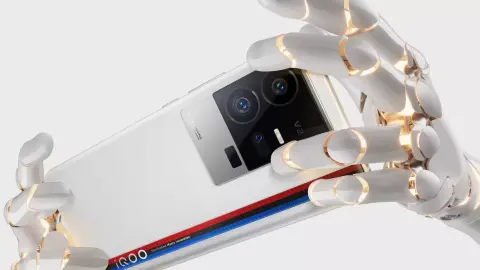 Snapdragon 8 Gen 2 lapka és 200 W-os gyorstöltés BMW-s csomagolásban
