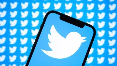 Globálisan is elindul a Community Notes, a Twitter sajátos eszköze az álhírek ellen