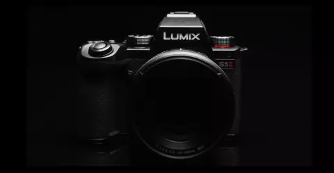 Megújult AF rendszert kapott a Panasonic MILC kamerája, és speciális kiadásban is jön