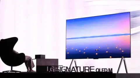 Az LG megalkotta a világ első csatlakozómentes televízióját