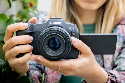 Költséghatékonyságra fókuszáló R szériás gépekkel állt elő a Canon