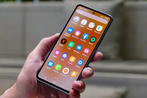 Már olcsóbb Galaxy modellekre is jön a One UI 5.1, de nem árt vele vigyázni