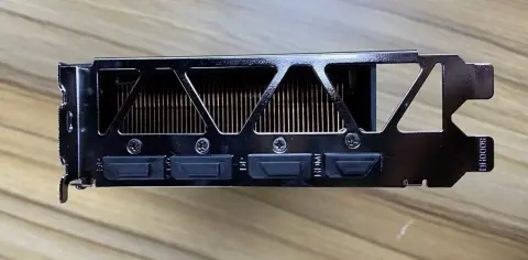 Újabb GeForce RTX 4090-es videokártya bukkant fel „blower” típusú hűtéssel