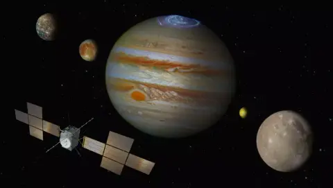 A Jupiter holdjai felé