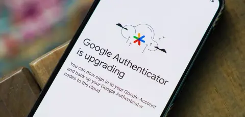 Sokak életét megkönnyítő funkciót kap a Google Hitelesítő